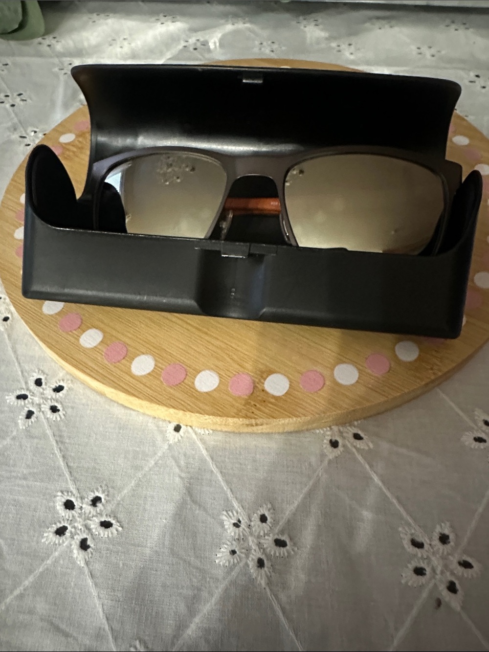 Fossil Terrel FOS 2067/S Unisex sunglasses with orange temples and 56mm lenses.